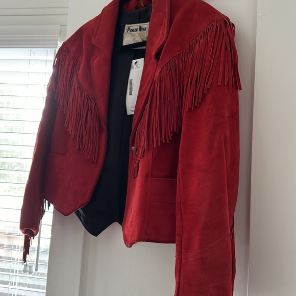 Incredible Vintage Red Suede Jacket - Picture 7 of 8